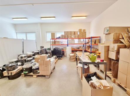 . | Pronájem - skladovací prostor, 200 m²