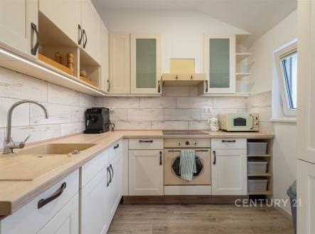 . | Prodej - dům/vila, 260 m²