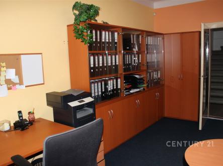 . | Pronájem - kanceláře, 90 m²