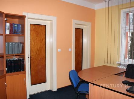 . | Pronájem - kanceláře, 90 m²