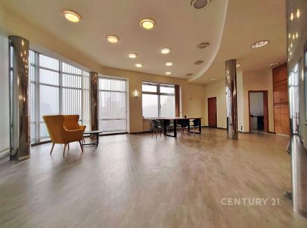 . | Pronájem - kanceláře, 70 m²