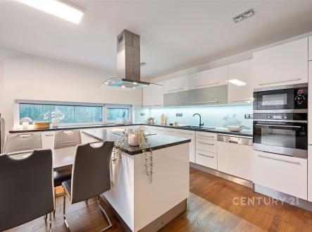 . | Prodej - dům/vila, 257 m²