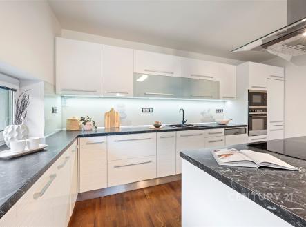 . | Prodej - dům/vila, 257 m²