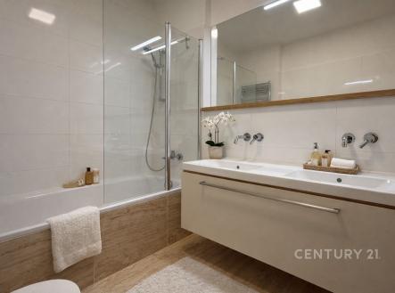 . | Pronájem bytu, 4+kk, 120 m²