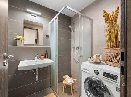 . | Pronájem bytu, garsoniéra, 60 m²