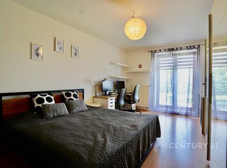 . | Pronájem bytu, 3+kk, 78 m²