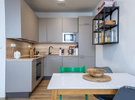 . | Pronájem bytu, 2+kk, 81 m²