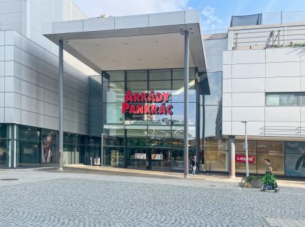 Regus_PRAGUE, Empiria _Czech Republic_Centre 561_Building Exterior 1 | Pronájem - kanceláře, 50 m²