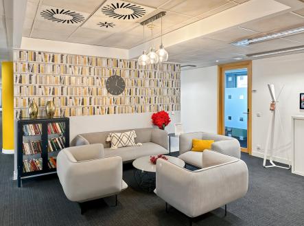 Regus_Prague, Zlaty Andel_Czech Republic_Centre 1791_Business Lounge | Pronájem - kanceláře, 50 m²