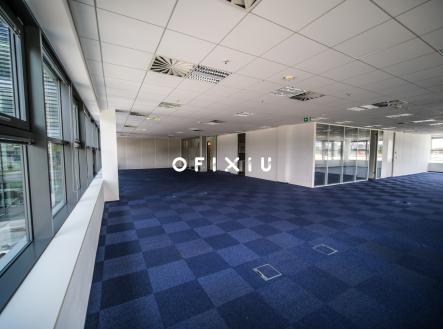 Pronájem - kanceláře, 240 m²