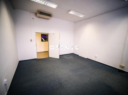 DSCF8151 | Pronájem - kanceláře, 26 m²
