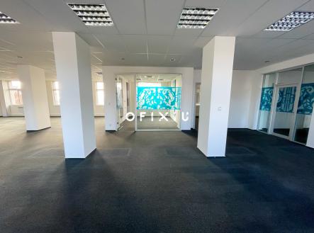 Pronájem - kanceláře, 2 000 m²
