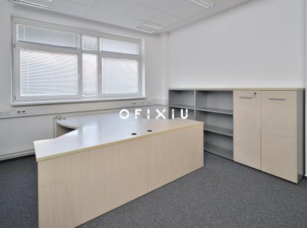 Pronájem - kanceláře, 1 460 m²