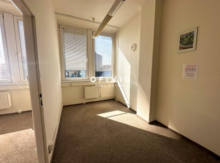 IMG_0377 | Pronájem - kanceláře, 35 m²