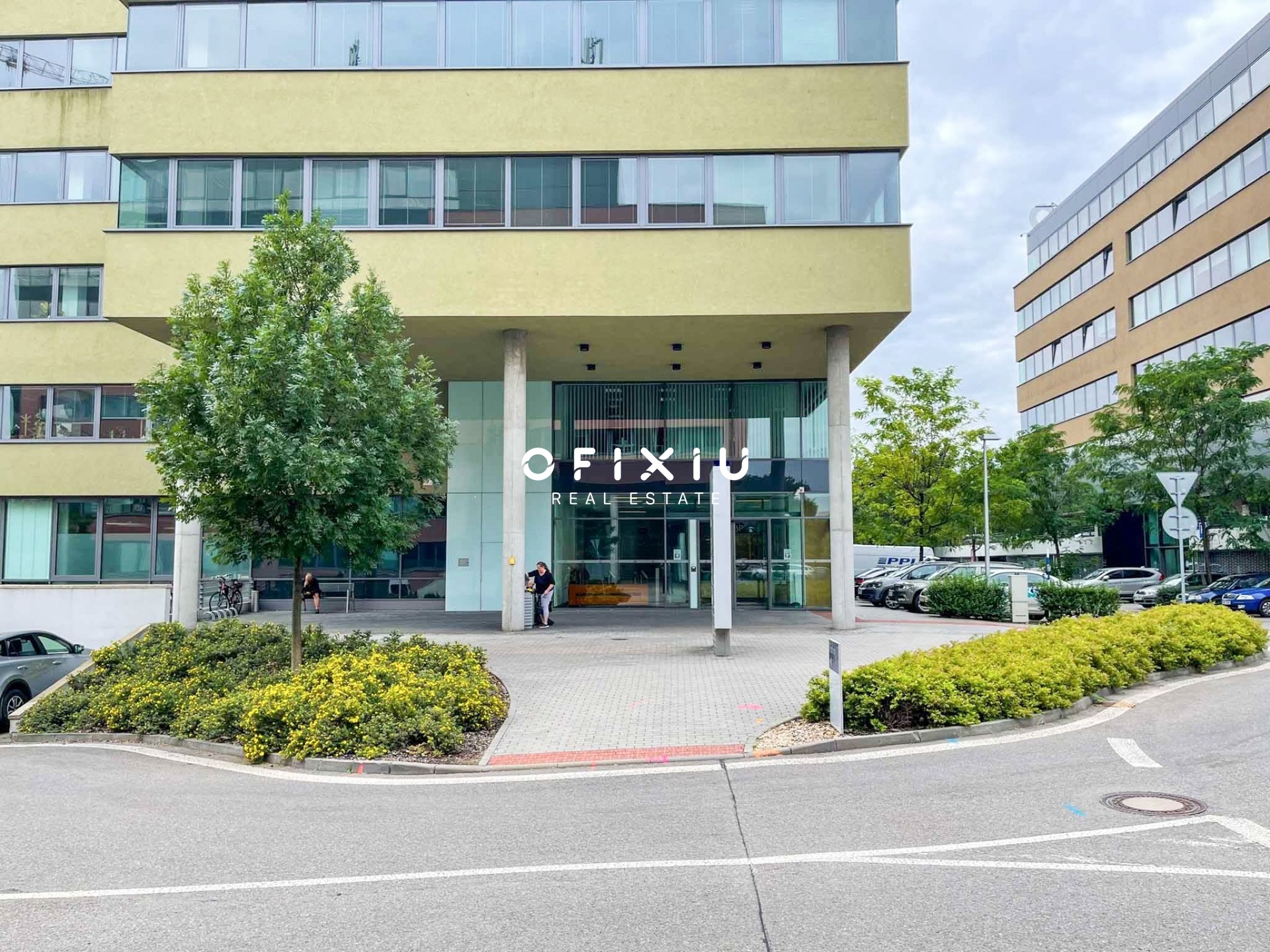 pronajem-kancelari-na-londynskem-namesti-o-plose-239-m2-img-0902-c0114f