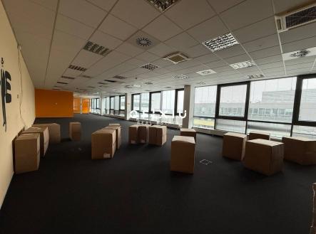 pronajem-kancelarskych-prostor-na-londynskem-namesti-o-plose-1200-m2-v-brne-2025-03-12-09-15-41-279e | Pronájem - kanceláře, 1 330 m²