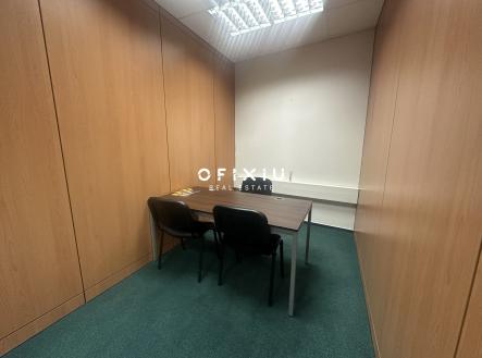 153:2 | Pronájem - kanceláře, 227 m²