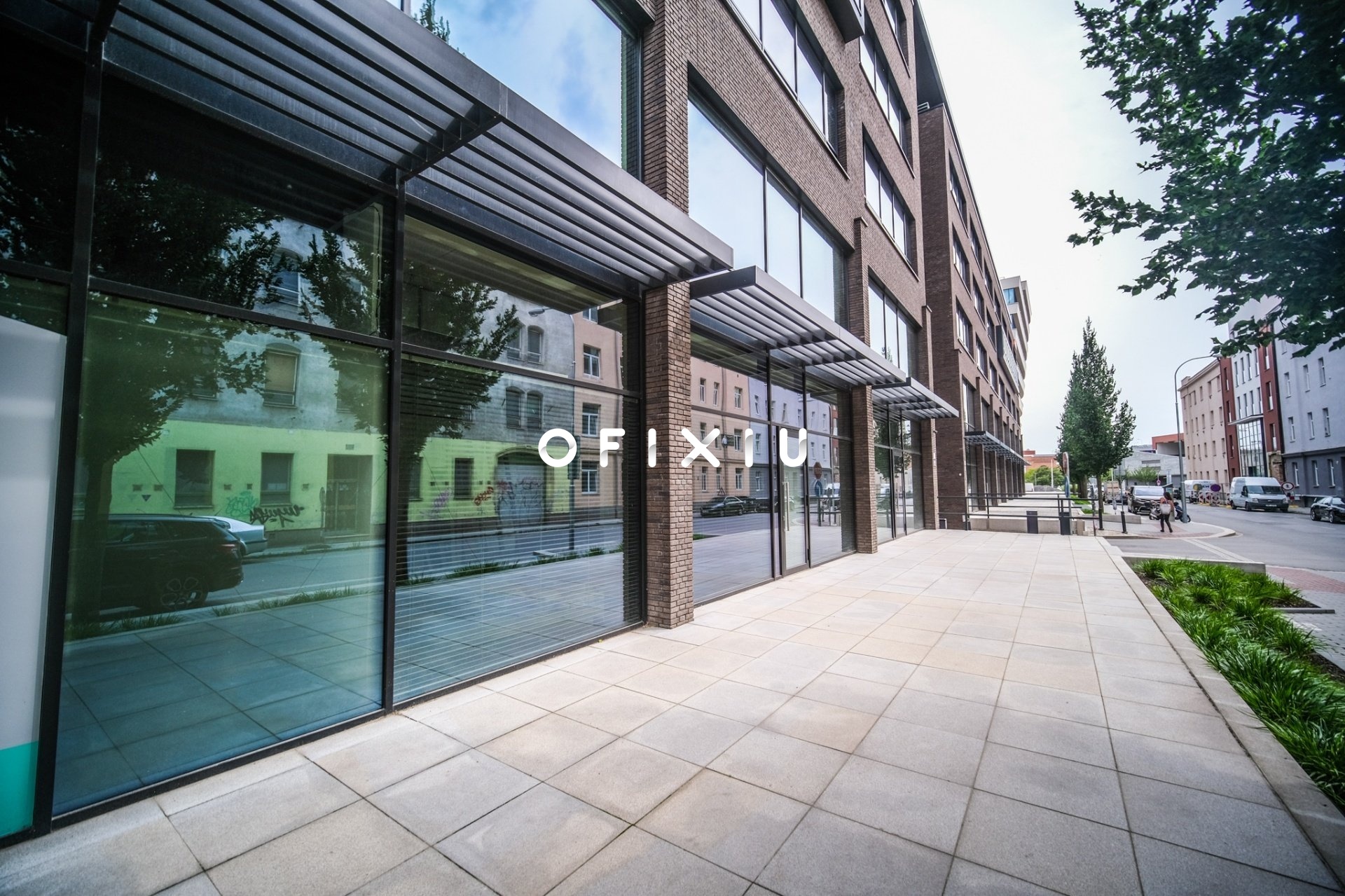 pronajem-obchodni-jednotky-v-business-centru-vlnena-o-plose-84-m2-dscf0286-e01f6b