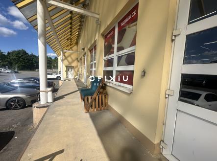 Pronájem - obchodní prostor, 1 000 m²