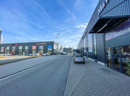 Pronájem - obchodní prostor, 505 m²