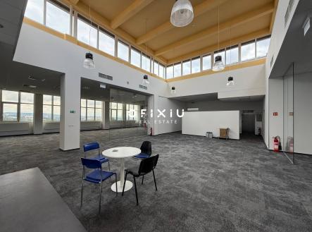 IMG_84256EB34AC6-4 | Pronájem - kanceláře, 420 m²