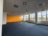 Pronájem - kanceláře, 500 m²