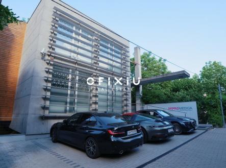 2 | Prodej - obchodní prostor, 581 m²