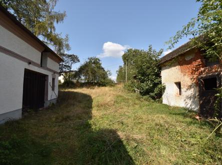 vjezd do garáže a stodola | Prodej - dům/vila, 200 m²