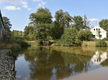 rybník před domem | Prodej - dům/vila, 200 m²