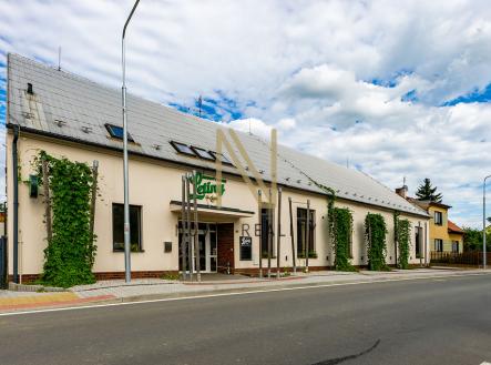 1.jpg | Pronájem - restaurace, 646 m²