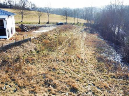 prodej-pozemku-novostavby-domu-parezov-zdenek-kriz-carexim-group-4.jpg | Prodej - pozemek pro bydlení, 2 050 m²