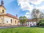 Prodej - hotel, 2 100 m²