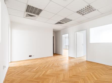 Pronájem - kanceláře, 141 m² obrázek