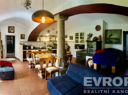 . | Prodej - dům/vila, 208 m²