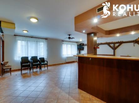 slavonin_sladol-2 | Pronájem - obchodní prostor, 66 m²