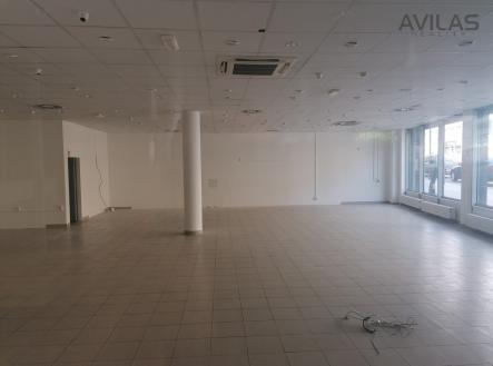Pronájem - komerční objekt, obchodní centrum, 194 m²