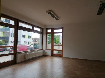 Foto | Pronájem - obchodní prostor, 57 m²