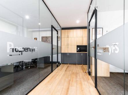 Prodej - komerční objekt, obchodní centrum, 399 m²