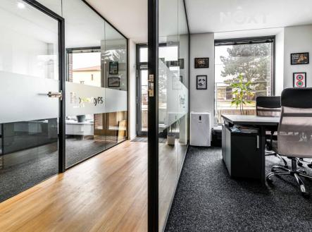 Prodej - komerční objekt, obchodní centrum, 399 m²