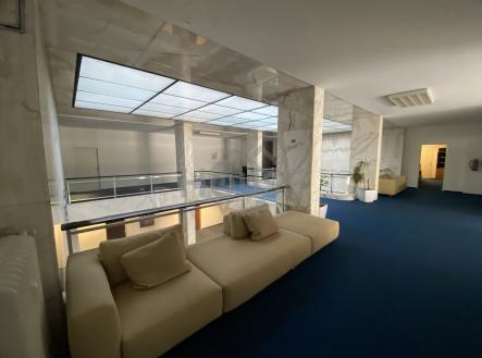 Foyer | Pronájem - kanceláře, 112 m²