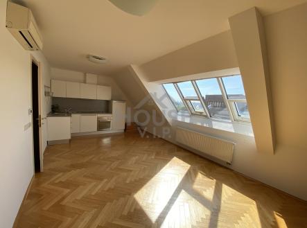 Pronájem bytu, 2+kk, 70 m² obrázek