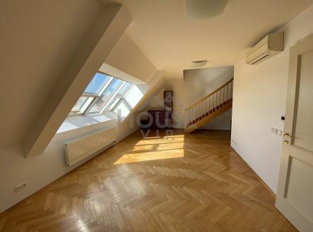 Jiný pohled | Pronájem bytu, 2+kk, 70 m²