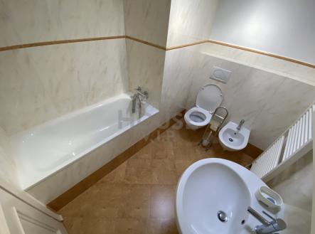 Vrchní koupelna | Pronájem bytu, 2+kk, 70 m²
