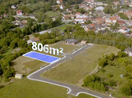 Still 2025-08-19 174607_1.7.1 | Prodej - pozemek pro bydlení, 806 m²