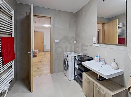 719-B2-Sokolova-Bathroom 1 | Pronájem bytu, 2+kk, 60 m²