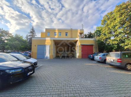 b | Prodej - malý objekt/garáž