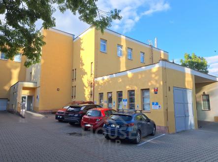 c | Prodej - malý objekt/garáž