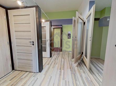 Prodej - obchodní prostor, 79 m²