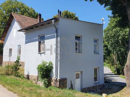 Prodej - nájemní dům, 285 m²