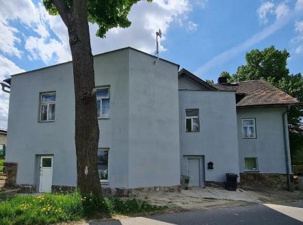 Prodej - nájemní dům, 285 m²